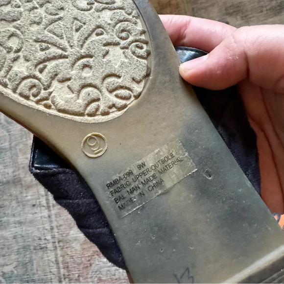 Chinese Laundry Bow Slip On Sandals 9W Womens Chic Summer Feminine Trendy - Picture 5 of 6